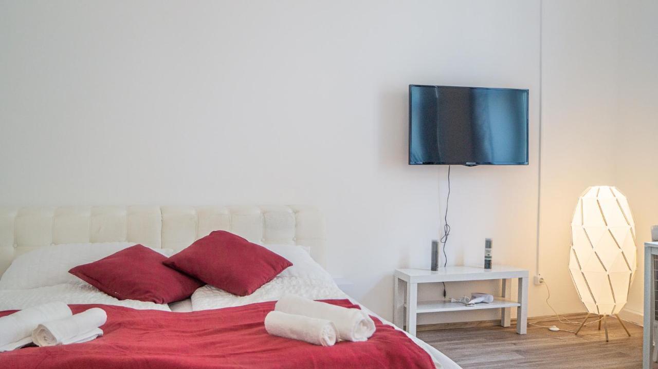 Spacious Shared Apartment Schoenbrunn Vienna Exterior photo
