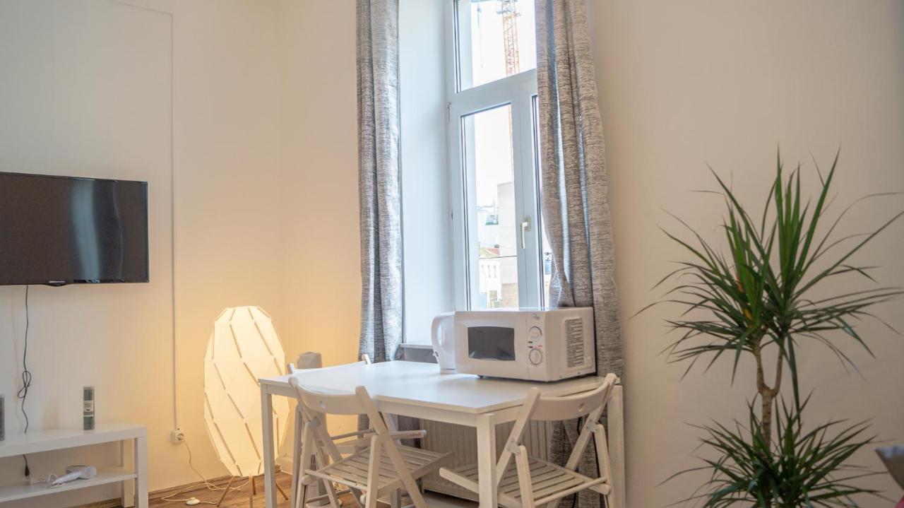 Spacious Shared Apartment Schoenbrunn Vienna Exterior photo